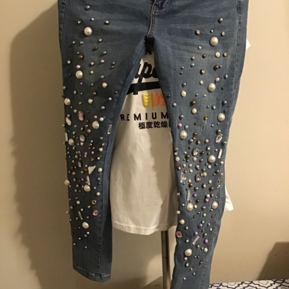 🔥#405, V Cristina, great cond. jewel encrusted, inseam=9inches, - Picture 5 of 7